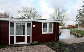 Houseboat Linquenda